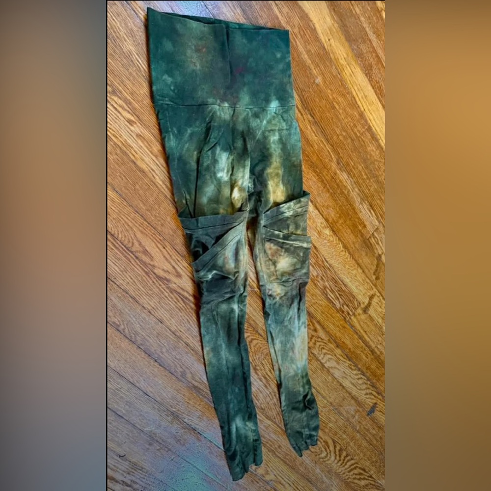Blossoming Bumble XS green brown leggings vanguard